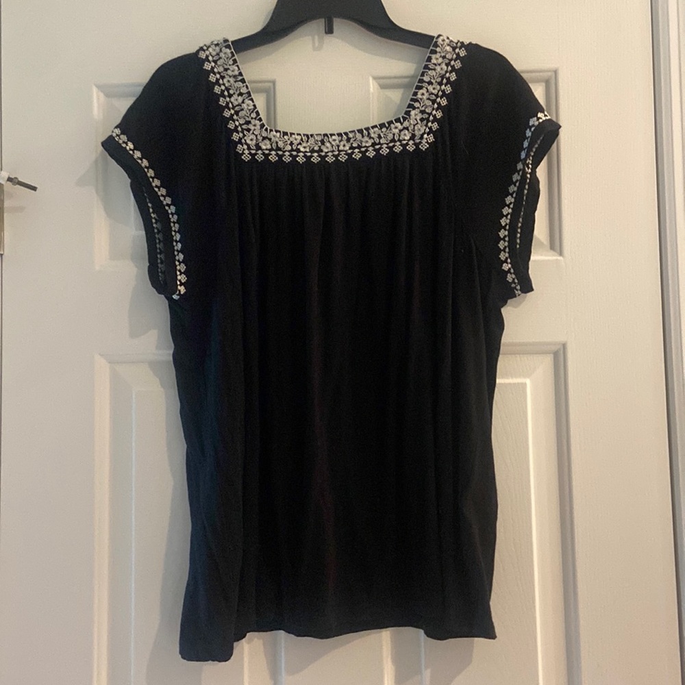 Black Cotten top with white trim